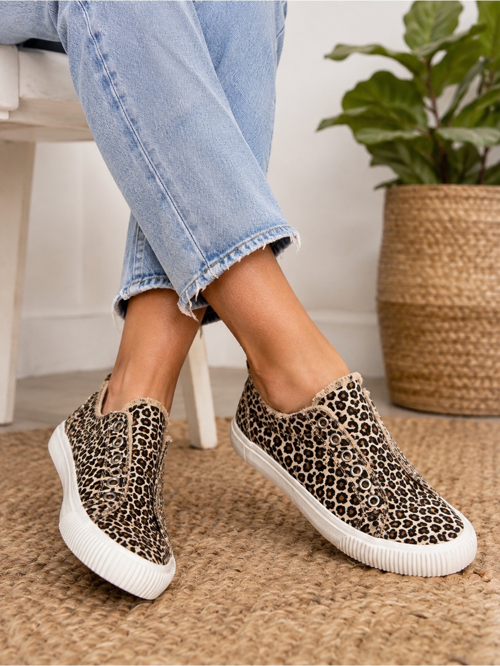 Tommy Bahama Leopard Print Laceless Canvas Slip-On Sneakers 8